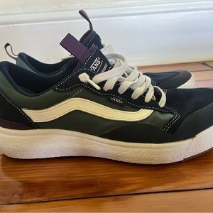 Vans mens 10 Ultrarange.